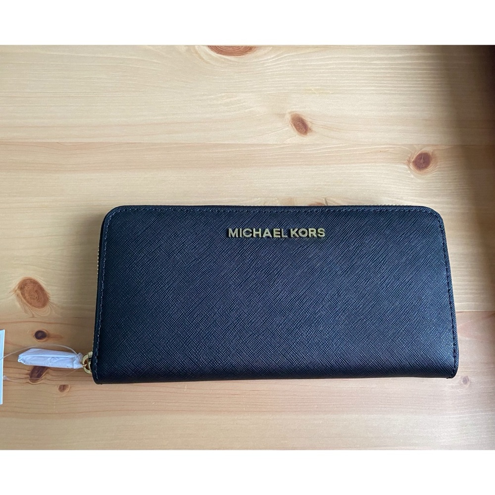 Michael Kors Jet Set Travel Leather Continental Wallet